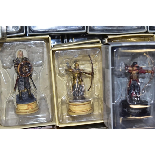 461 - EAGLEMOSS BOXED AS NEW LORD OF THE RINGS LEAD CHESS FIGURINES and collectable figures, to include th... 