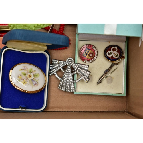 164 - A SELECTION OF SILVER, COSTUME JEWELLERY AND COINS, to include a German Art Deco paste set bracelet,... 