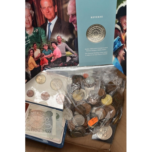 175 - A CARDBOARD BOX CONTAINING A PLASTIC BAG OF MIXED COINAGE, together with a 2007 Diamond Wedding Crow... 