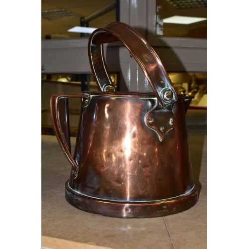 514 - A LARGE HEAVY ARTS AND CRAFTS STYLE COPPER HOT WATER CAN, stamped P.M.O on the handle (1) (Condition... 