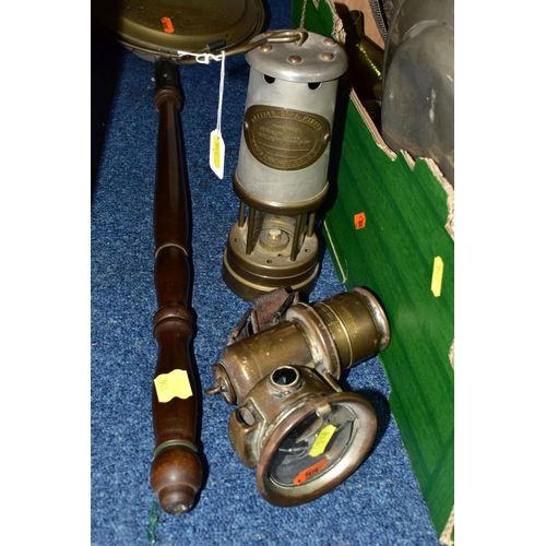 336 - ONE BOX OF BRASS AND METALWARES, to include a vintage brass calcium carbide bicycle lamp, stamped Jo... 