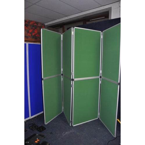 1071 - A NOBO PRO-PANEL FOLDING DISPLAY SCREEN with green baize to one side and white board to other (two o... 