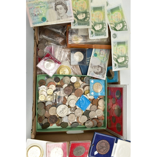 44 - A CARDBOARD TRAY CONTAINING MIXED COINS AND COMMEMORATIVES, to include 4x £5 and several £1 banknote... 