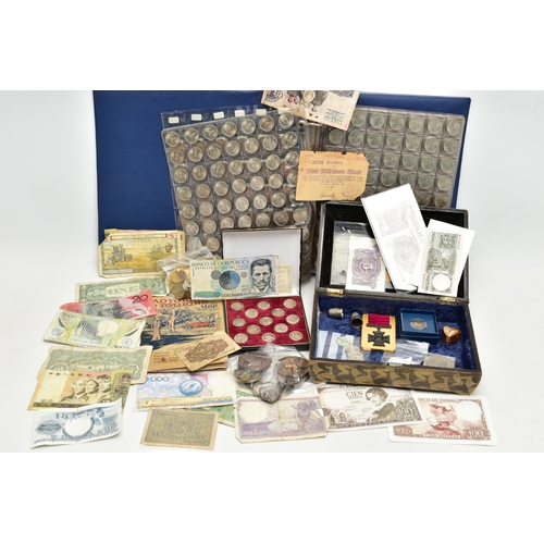 45 - A CARDBOARD BOX OF COIN AND COMMEMORATIVES, to include a boxed set of Mexico 13 silver plated marria... 