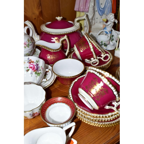 380 - A GROUP OF CERAMICS, to include a Wedgwood 'Queen of Hearts' cream jug and sugar bowl, a twenty one ... 