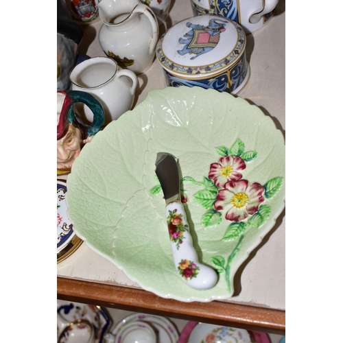 392 - A GROUP OF CERAMICS, to include a Paragon Harry Wheatcroft Six World Famous Roses cream jug in 'Gran... 