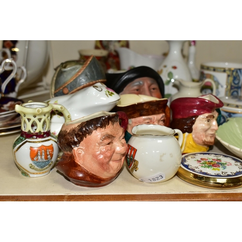 392 - A GROUP OF CERAMICS, to include a Paragon Harry Wheatcroft Six World Famous Roses cream jug in 'Gran... 