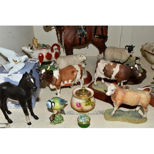 398 - A GROUP OF CERAMICS AND ANIMAL ORNAMENTS, to include a boxed Lladro Flying Dove no 6267, sculptor Jo... 