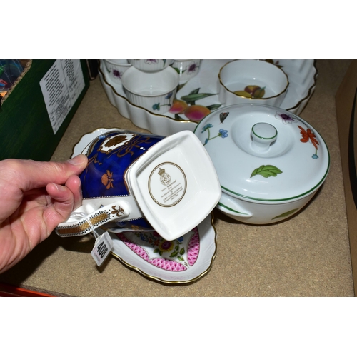 408 - A GROUP OF ROYAL WORCESTER CERAMICS, comprising an 'Astley' pattern small lidded casserole pot and f... 