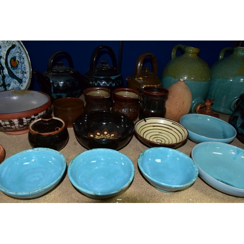 415 - A GROUP OF STUDIO POTTERY AND  DOULTON LAMBETH WARE, comprising a Doulton Lambethware Loving cup dec... 