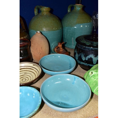 415 - A GROUP OF STUDIO POTTERY AND  DOULTON LAMBETH WARE, comprising a Doulton Lambethware Loving cup dec... 