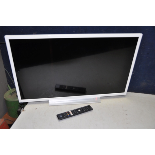 1060 - A TOSHIBA 32W3754DB 32in TV with remote (PAT pass and working)