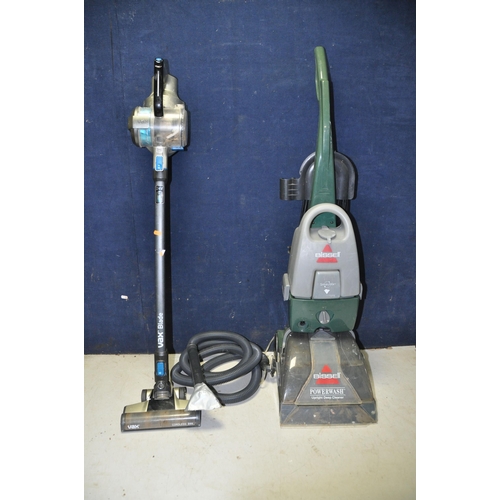 1063 - A BISSELL POWERWASH 1960J UPRIGHT CARPET CLEANER along with a VAX blade cordless vacuum cleaner (no ... 