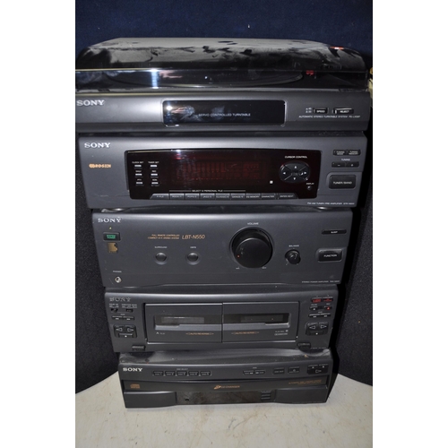 1069 - A SONY LBT-N550 HI-FI STEREO SYSTEM (PAT pass and working) with matching speakers, remote and origin... 