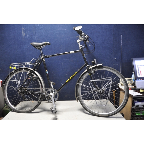 1097 - A MERCIAN GENTS BICYCLE with 22in frame, a Rohloff Speed Hub, Dynamo front and rear lights, rear rac... 