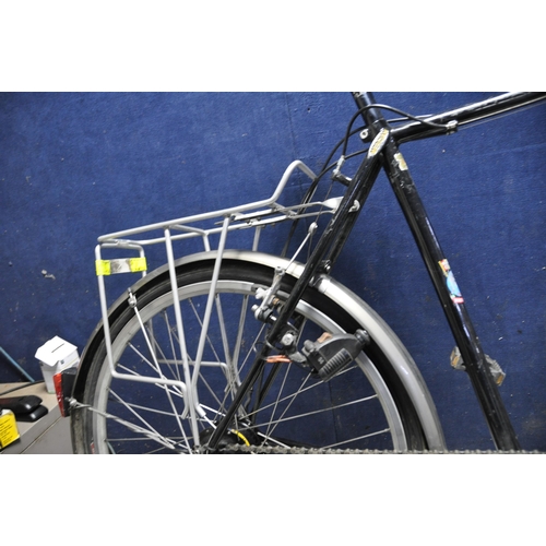 1097 - A MERCIAN GENTS BICYCLE with 22in frame, a Rohloff Speed Hub, Dynamo front and rear lights, rear rac... 