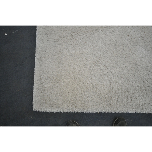 1385 - A COLOURS BY B&Q CROMPTON RANGE RUG, 230cm x 160cm