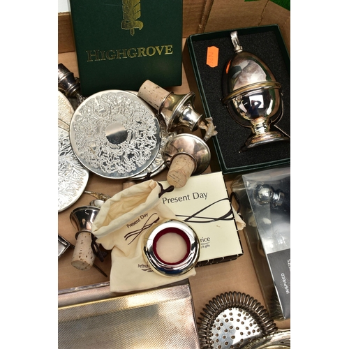 104 - A BOX OF ASSORTED ITEMS, to include a large boxed 'Highgrove' candle in a silver plate bowl, a small... 