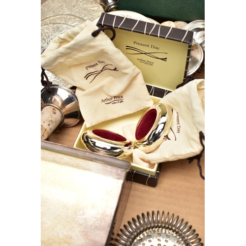 104 - A BOX OF ASSORTED ITEMS, to include a large boxed 'Highgrove' candle in a silver plate bowl, a small... 