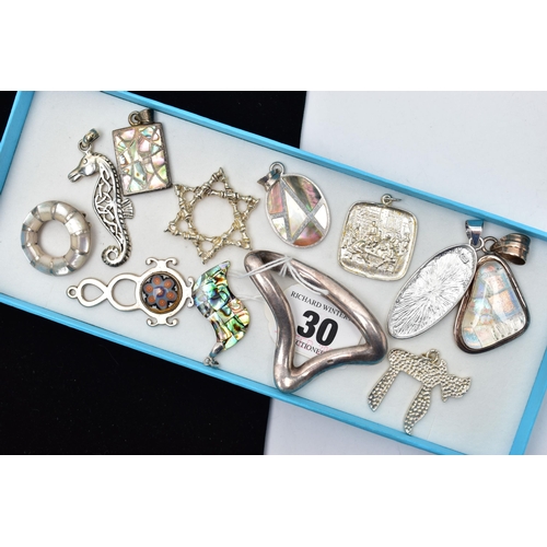 30 - A SELECTION OF SILVER AND WHITE METAL JEWELLERY, to include a white seahorse pendant stamped 925, a ... 