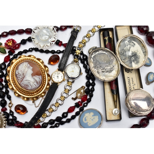 8 - A SELECTION OF SILVER AND OTHER ITEMS, to include a silver Wedgwood brooch hallmarked London, a pair... 