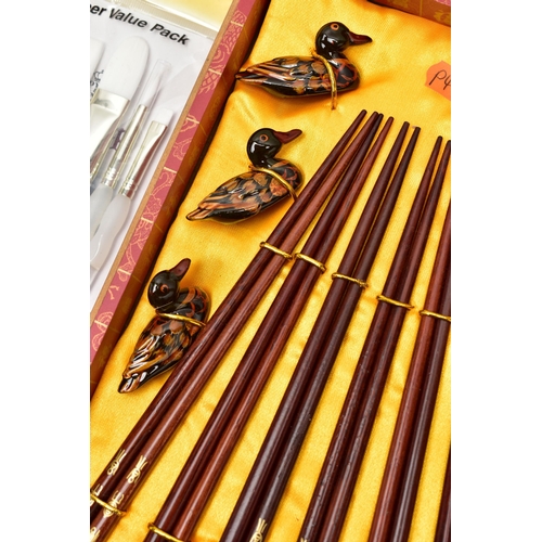 84 - A 9CT GOLD HEART LOCKET PENDANT, CHAIN AND OTHER ITEMS, the heart shaped locket, decorated with a wh... 