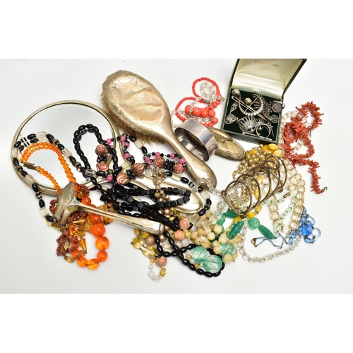 85 - A BAG OF ASSORTED JEWELLERY AND ITEMS, to include a silver belt and buckle hinged bangle, decorated ... 