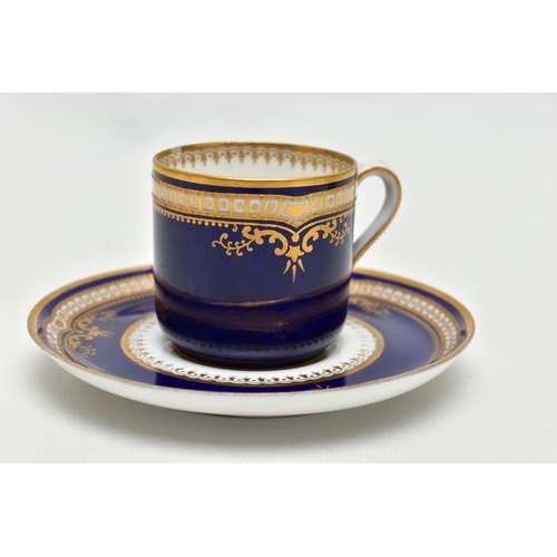 197 - TITANIC INTEREST: AN EARLY 20TH CENTURY SPODE COPELAND'S CHINA DEMITASSE CUP AND SAUCER, in cobalt b... 