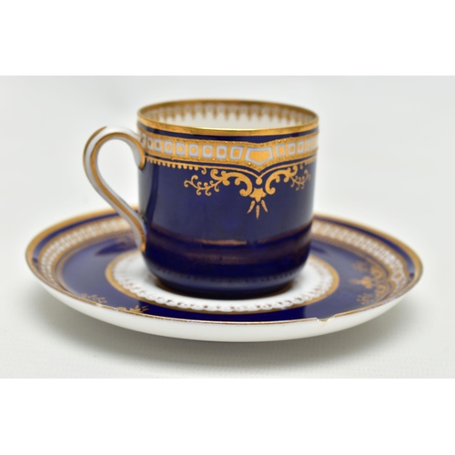 197 - TITANIC INTEREST: AN EARLY 20TH CENTURY SPODE COPELAND'S CHINA DEMITASSE CUP AND SAUCER, in cobalt b... 