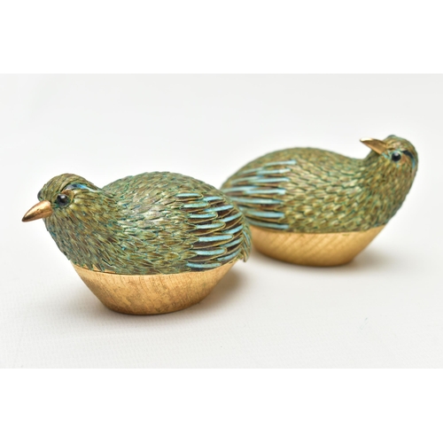 37 - A BOXED PAIR OF SÚHAI CHINESE SILVER GILT AND ENAMEL LIMITED EDITION QUAIL TRINKET BOXES, one facing... 