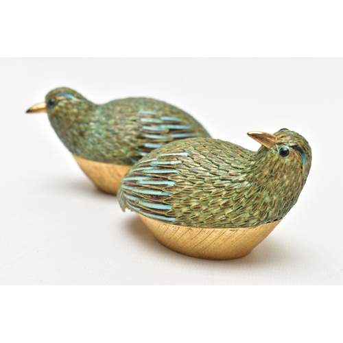 37 - A BOXED PAIR OF SÚHAI CHINESE SILVER GILT AND ENAMEL LIMITED EDITION QUAIL TRINKET BOXES, one facing... 