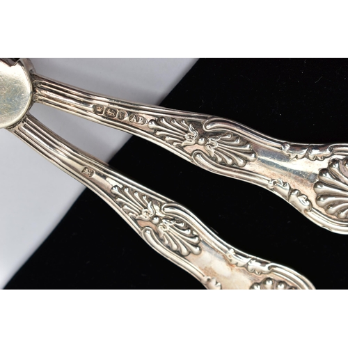 107 - A PAIR OF EDWARDIAN SILVER KINGS PATTERN GRAPE SCISSORS, makers A Beardshaw & Co, Sheffield 1901, 3.... 