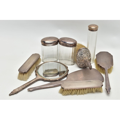 98 - AN ASSORTMENT OF SILVER VANITY ITEMS, to include a George V/VI silver vanity set comprising of a hai... 