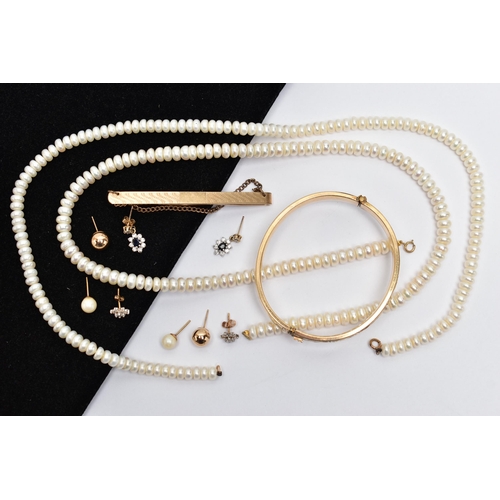 48 - AN ASSORTMENT OF YELLOW METAL JEWELLERY,  to include a pair of cubic zirconia and 9ct gold stud earr... 