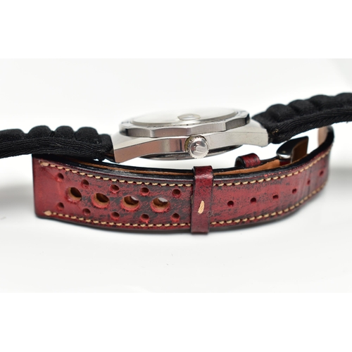 58 - A GENTS 'BULOVA, AUTOMATIC' WRISTWATCH, round silver dial signed 'Bulova', luminescent baton markers... 