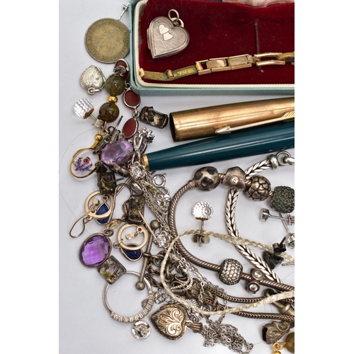 13 - A BAG OF ASSORTED WHITE METAL JEWELLERY AND A 'PARKER' FOUNTAIN PEN, to include a 'Pandora' charm br... 