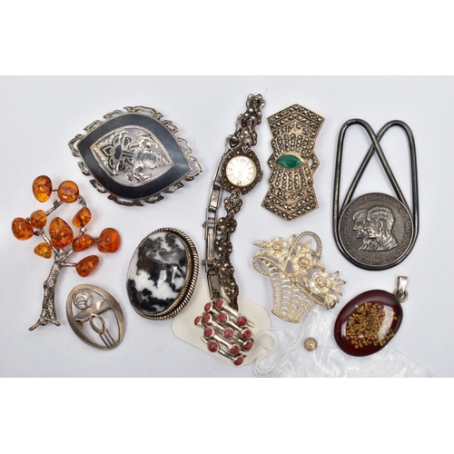 44 - A SELECTION OF JEWELLERY, to include a lady's silver and marcasite 'Avia' wristwatch, manual wind, A... 