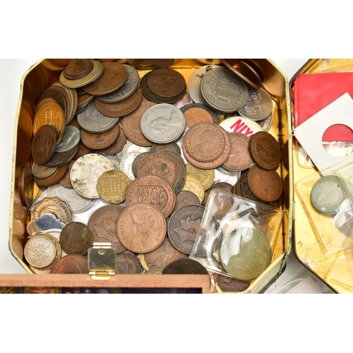 77 - A PLASTIC TRAY CONTAINING A QUANTITY OF MIXED COINAGE, to include Crowns 1895,1935,1937, Peace dolla... 