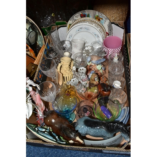 332 - SIX BOXES AND LOOSE CERAMICS, GLASS, METALWARES, AND SUNDRY ITEMS, to include a copper and brass ros... 