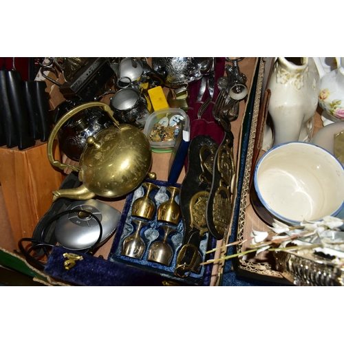 332 - SIX BOXES AND LOOSE CERAMICS, GLASS, METALWARES, AND SUNDRY ITEMS, to include a copper and brass ros... 