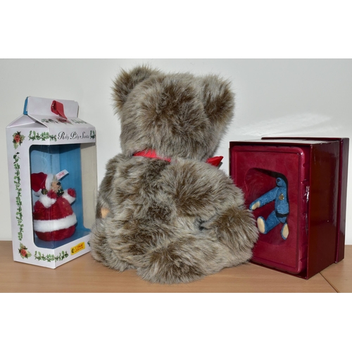 363 - A STEIFF 0302/40 TEDDY BEAR, having two tone brown fur, honey felt pads and bib area, fully jointed,... 