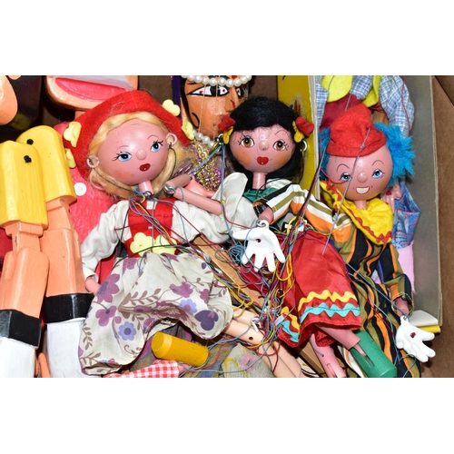 422 - ONE BOX OF PELHAM PUPPETS AND SIMILIAR, to include a boxed 'Cowgirl', clown, gypsy girl and boy, two... 