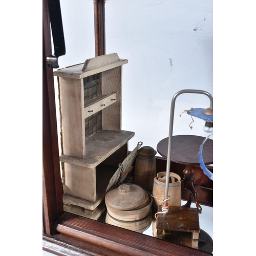 101 - AN OAK GLAZED TABLE TOP DISPLAY CASE, c.1920, missing two pieces from top but otherwise in fairly go... 