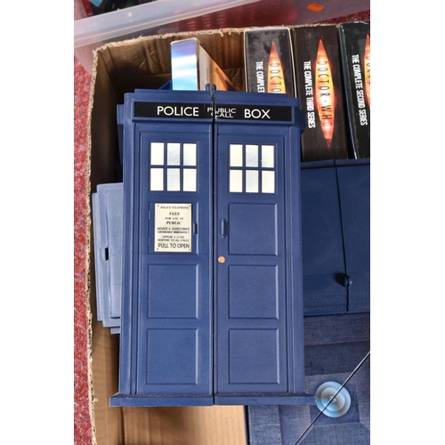 109 - A COLLECTION OF MODERN DOCTOR WHO COLLECTABLES AND EPHEMERA, to include trading and other cards, mug... 