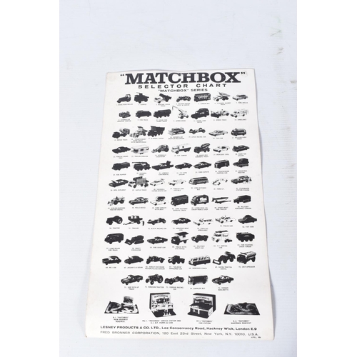 120 - A QUANTITY OF BOXED AND UNBOXED MATCHBOX 1-75 DIECAST VEHICLES, boxed Jaguar Mk.10, No.28 (damaged t... 