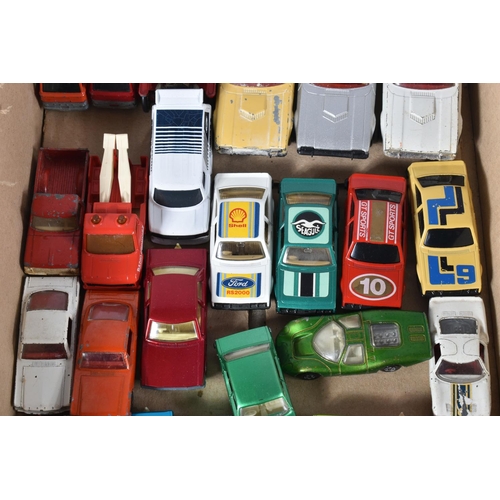 125 - A QUANTITY OF UNBOXED AND ASSORTED PLAYWORN MATCHBOX FORD CAR, VAN AND TRUCK/LORRY MODELS, majority ... 