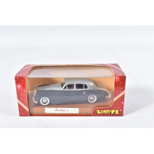 167 - A QUANTITY OF BOXED DIECAST MODELS OF VINTAGE CARS, to include examples by Brumm, Elicor, Rio, Vites... 