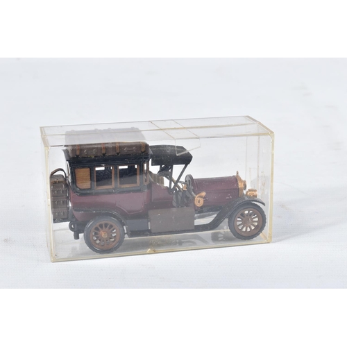 167 - A QUANTITY OF BOXED DIECAST MODELS OF VINTAGE CARS, to include examples by Brumm, Elicor, Rio, Vites... 