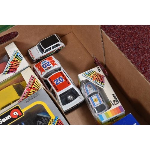 176 - A QUANTITY OF ASSORTED BOXED AND UNBOXED BBURAGO DIECAST CAR MODELS, to include assorted 1/24 scale ... 