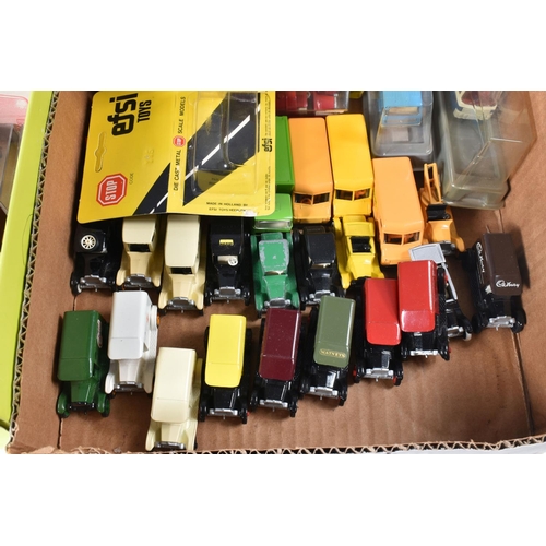 180 - A QUANTITY OF BOXED AND UNBOXED ASSORTED DIECAST AND PLASTIC VEHICLES, to include boxed R.W.-Modell ... 